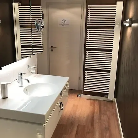 Exclusive In Warnemuende, 150m To The Beach, 2 Bathrooms, 2 Bedrooms, Sauna, Wifi And Much More. شقة روستوك