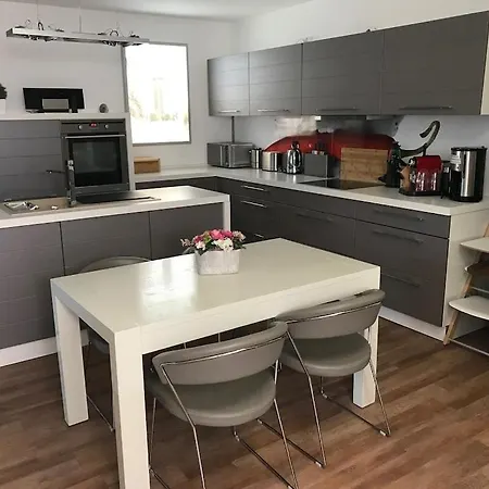 Exclusive In Warnemuende, 150m To The Beach, 2 Bathrooms, 2 Bedrooms, Sauna, Wifi And Much More. روستوك