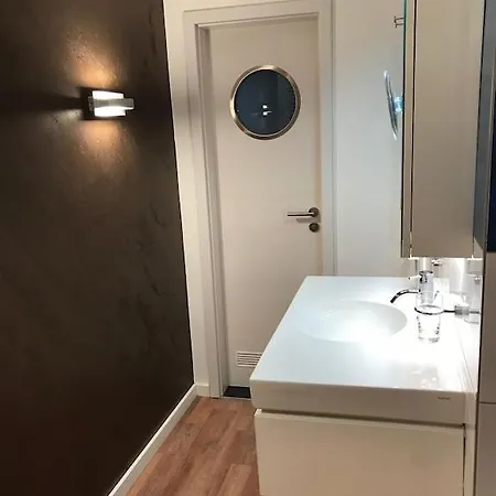 Exclusive In Warnemuende, 150m To The Beach, 2 Bathrooms, 2 Bedrooms, Sauna, Wifi And Much More. *