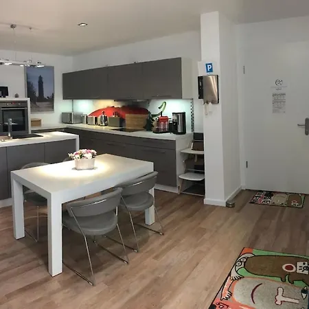 شقة Exclusive In Warnemuende, 150m To The Beach, 2 Bathrooms, 2 Bedrooms, Sauna, Wifi And Much More. *