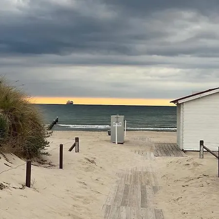 Exclusive In Warnemuende, 150m To The Beach, 2 Bathrooms, 2 Bedrooms, Sauna, Wifi And Much More. *