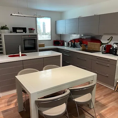 Exclusive In Warnemuende, 150m To The Beach, 2 Bathrooms, 2 Bedrooms, Sauna, Wifi And Much More. شقة