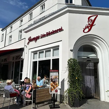 شقة Exclusive In Warnemuende, 150m To The Beach, 2 Bathrooms, 2 Bedrooms, Sauna, Wifi And Much More. *