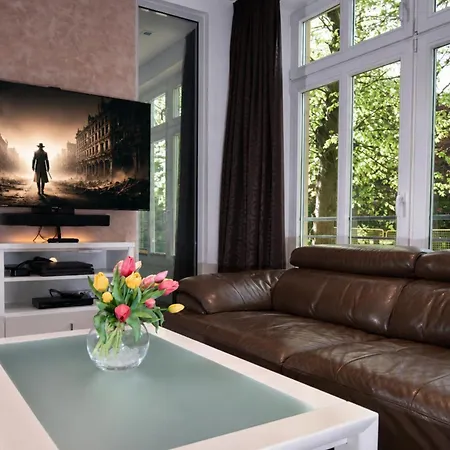 Beachside Haven: Exclusive Warnemünde With Sauna Apartment *