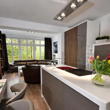 Beachside Haven: Exclusive Warnemünde With Sauna Apartment *