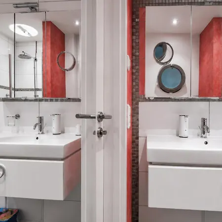 Beachside Haven: Exclusive Warnemünde With Sauna Apartment Rostock